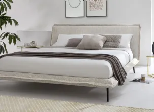 Letto in tessuto imbottito con piedini in metallo Fluff di Calligaris