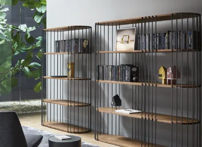 Libreria divisoria in metallo con ripiani in legno Arpa di Bonaldo